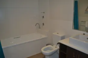 Yarrawonga Waterfront Apartments - Bathroom