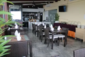 Beehive Premier - Restaurang