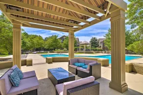Sip Happens: Poolside Pregame on Ole Miss Weekends - Interiør