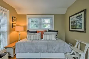 1/2 Mi to Beach: Lovely Guesthouse in Kennebunk! - Interiör