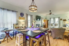 Walk to Bay: Home w/ Fenced Yard in Colonial Beach - Interiör
