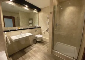 Formby Hall Golf Resort & Spa - Bathroom