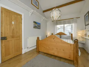 2 Bayview - Room