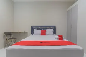 RedDoorz Plus at Bukit Cinta Street Balikpapan - Room