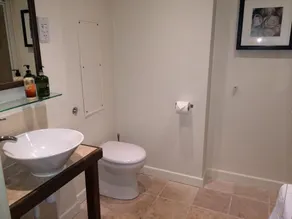 Halfway House - Baño