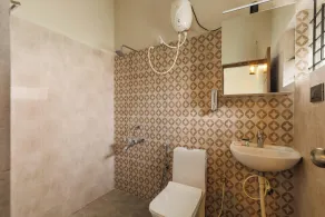 AquaGrove Villa by StayJade Pool Garden 1hr HSR - Bathroom