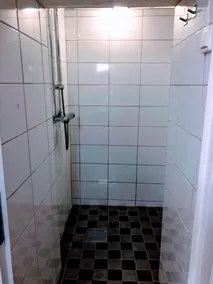 Dockside Hostel - Bathroom
