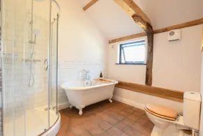 Onna's Stable, Sotherton - Badezimmer