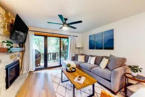 Sandstone Neighborhood 2 Bedroom Condo - Along Shuttle Route! - Rum