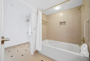 Stylish 2br/3ba Cozysuites on the Boardwalk! - Badrum