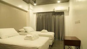 5880 Enriquez Residences - Værelse