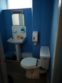 Claredon Hotel - Baño