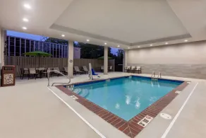 La Quinta Inn & Suites by Wyndham Lafayette Oil Center - Piscine
