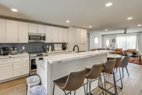 4 Mi to Dtwn Oceanside & Beach: Home w/ Yard! - Innvendig