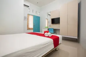 RedDoorz Syariah at Kartohardjo Madiun - Room