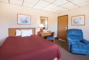 Super 8 by Wyndham Abilene KS - Room