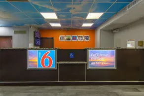 Motel 6 Atlanta GA Atlanta Airport Virginia Ave - Reception