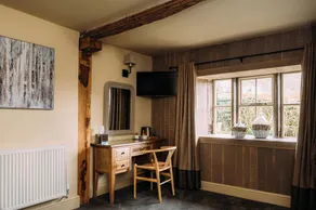 Assheton Arms - Camera