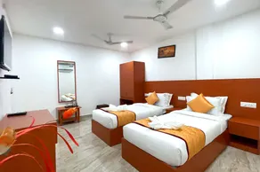 K11 Express - Opp Express Avenue - Room