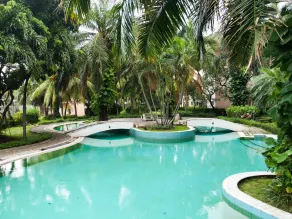 Best Deal And Homey 2Br At Taman Beverly Apartment - Pool