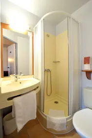 The Originals City, Hotel Novella Confort, Nantes Est - Badrum