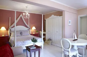 Avra Private Suites - Room