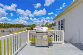 Waterfront Merritt Home w/ Boat Dock & Deck! - Interiør