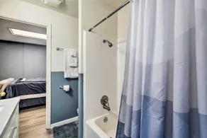 California Countryside Retreat: Pets Welcome! - Bathroom