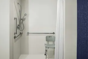 Fairfield Inn & Suites by Marriott Virginia Beach Oceanfront - Room