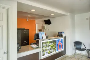 Motel 6-Everett, WA - North - Hall