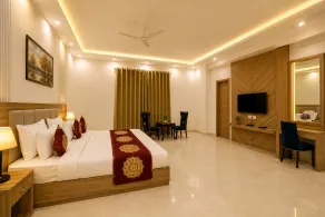 Hotel Decent Suites - Delhi Airport - Quarto