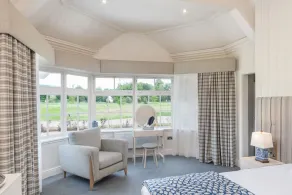 Close House - Room