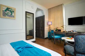 Manoir Des Arts Hotel - Habitación
