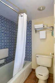 Tombstone Lookout Lodge, SureStay Collection by Best Western - Salle de bain