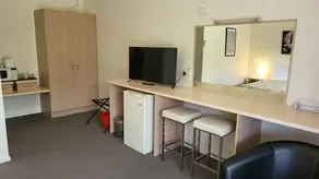 KooWeeRup Motel - Room
