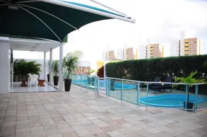 Omar do Rio - M602 - Piscina