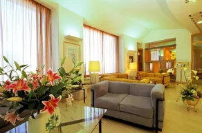 Grand Hotel Palace - Sitzecke in der Lobby