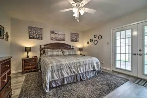 Bright College Station Abode: 3 Mi to Kyle Field - Interiör