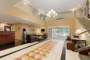 Hawthorn Extended Stay by Wyndham College Station - Réception