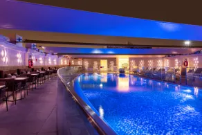 Crowne Plaza Doha - The Business Park by IHG - Piscine