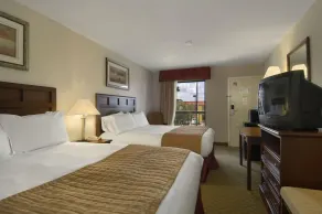 Baymont by Wyndham Mobile/ I-65 - Room