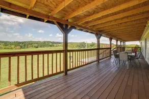 100-acre Garden of the Gods Retreat w/ Hot Tub - Innvendig