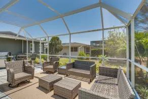 Sarasota Home w/ Pool: 4 Mi to Siesta Key Beach! - Innvendig