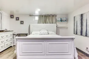 Convenient Apt: 2 Mi to Sprain Ridge Park! - Interior