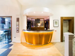 OYO Imperial Hotel - Recepción