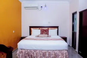 Crown City Resorts  - Habitación