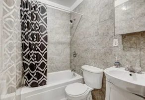 Destination Stays Griffintown Montreal - Bathroom