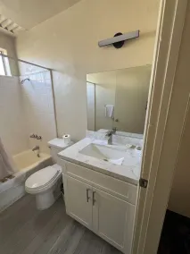 York Motel - Bathroom