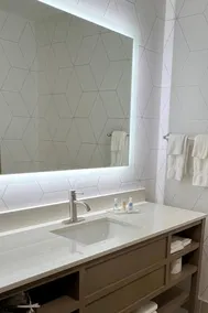 Comfort Suites Hudson I-94 - Bathroom