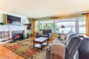 Private Dock at Lake George Getaway - Intérieur